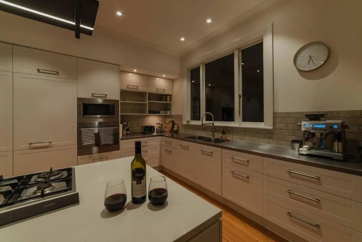 Bel Air Mansion - Sleeps 15 Villa Christchurch