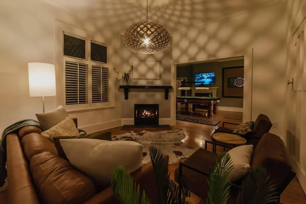 Bel Air Mansion - Sleeps 15 Villa Christchurch
