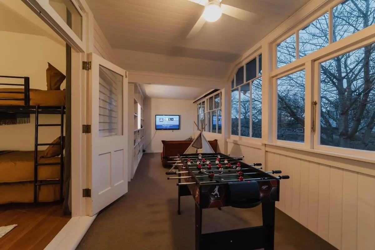 Bel Air Mansion - Sleeps 15 Villa Christchurch